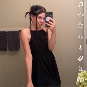 Size M back mini Lulu dress